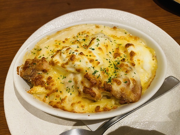 鶏肉と卵のペンネグラタン