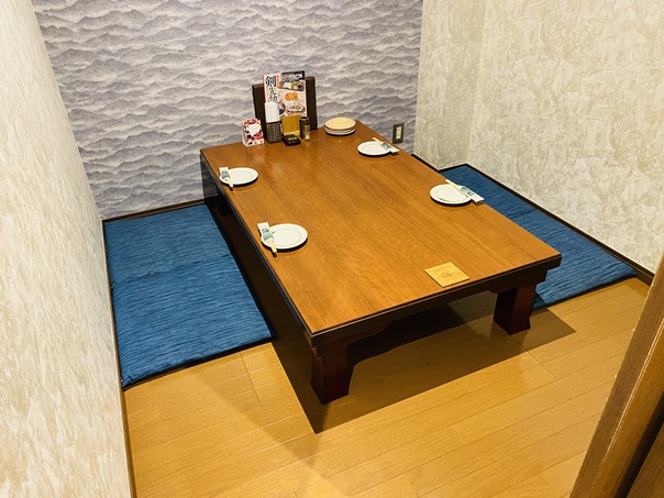 鳥匠店内風景と座席