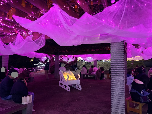 桃陵公園　ふれあい広場の休憩所