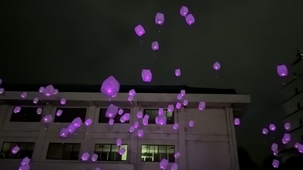 桜んたんページェント　スカイランタンリリース