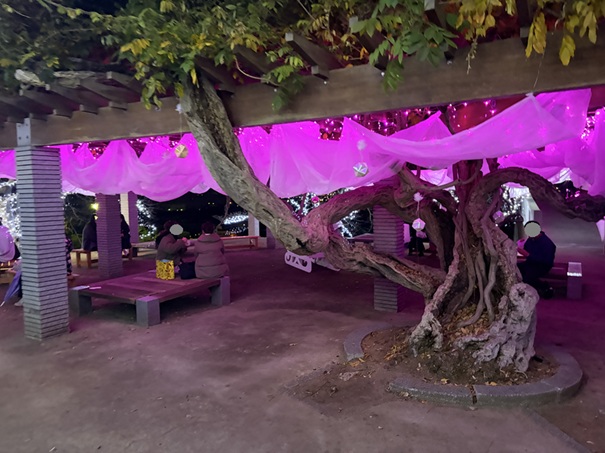 桜んたんページェント　ふれあい広場　休憩所の飾り