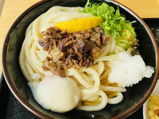 讃岐うどんめん舟　温玉牛スジぶっかけ