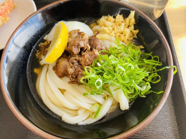 讃岐うどんめん舟　温玉牛スジぶっかけ　小