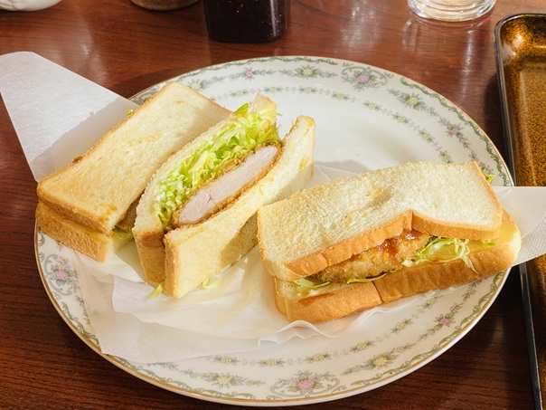 居酒屋カフェ のぶ家　ヒレカツサンド