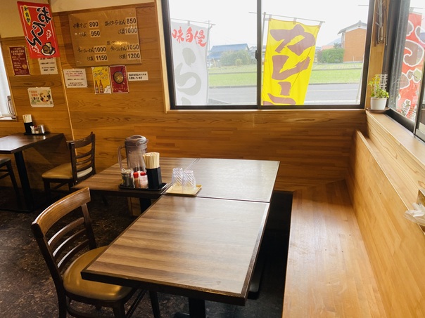 まあちゃんラーメン　まんのう　コーナー席