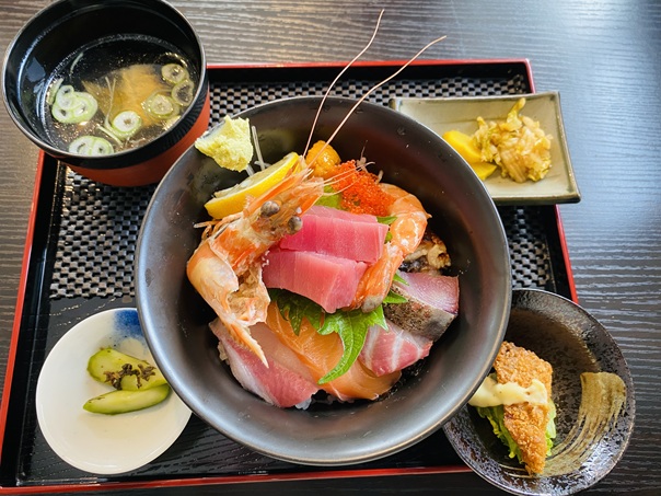 海陽丼定食