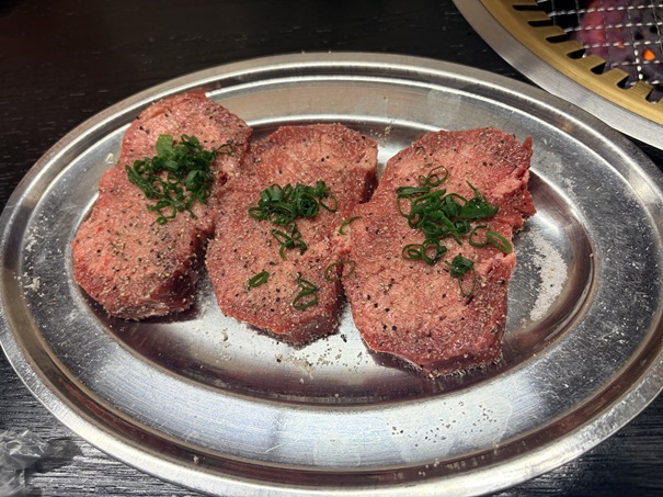 やきにく天嘉　塩タン