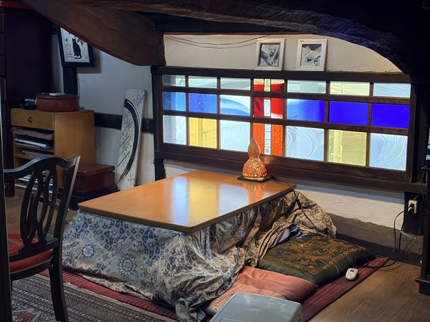 ギャラリーカフェエスプリ　2階こたつ