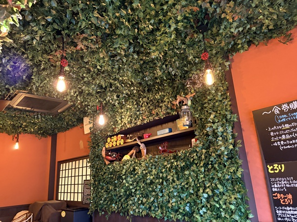 海鮮チーズ麺 とろり 天井