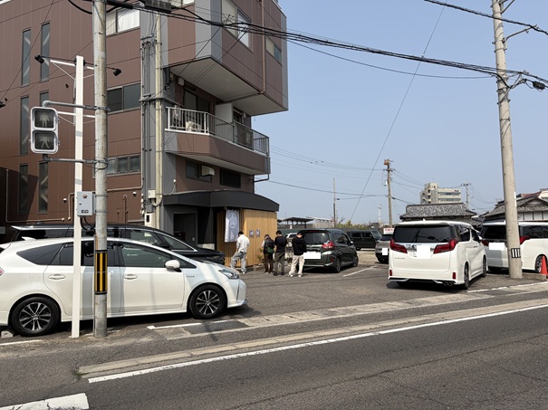 めん哲水 店前駐車場