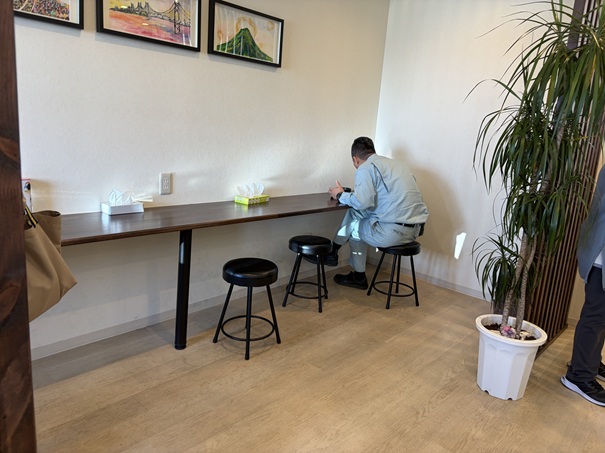 おにぎり豚汁　三ッ丸（みつまる）店内