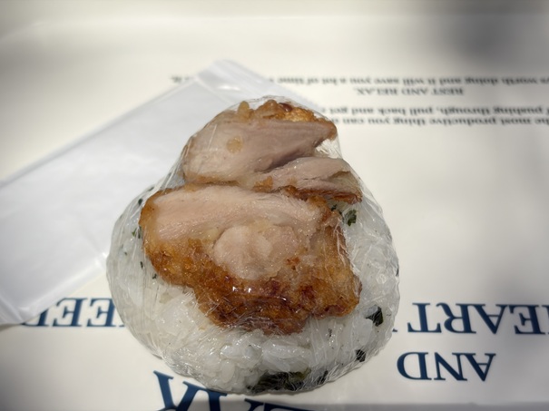 おにぎり豚汁　三ッ丸（みつまる）わかめと唐揚げ