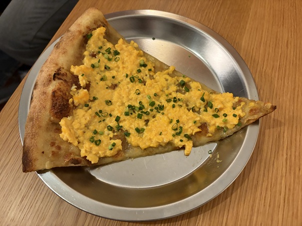 GOODLUCK GRANDPA PIZZA　釜玉ピザ