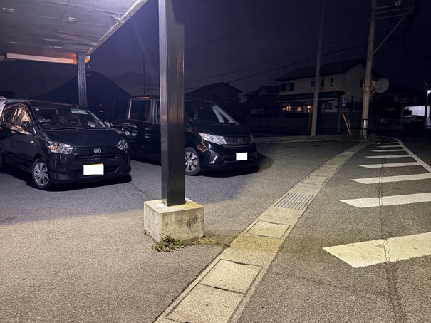 焼肉ぼうず　駐車場