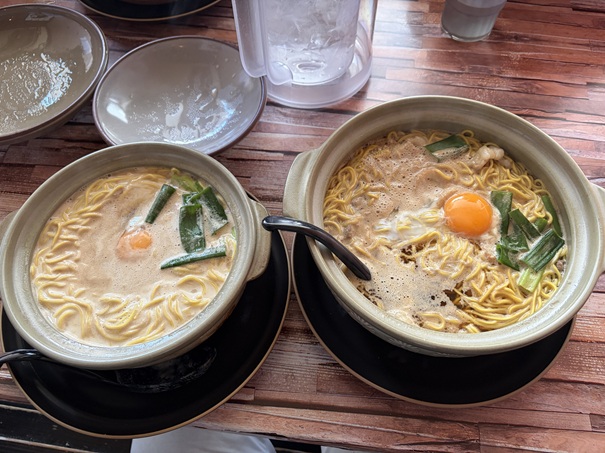 鍋焼きラーメンばさら離れ屋　ラーメン大と小