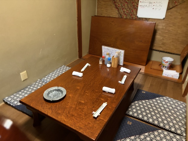 駐車場店内風景と座席