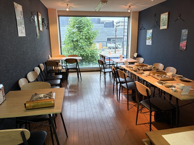 オリーブ地鶏すき焼き専門店 セルフ酒場 ギボシ食堂座席