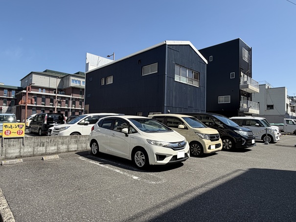 まんしゅう本店　駐車場