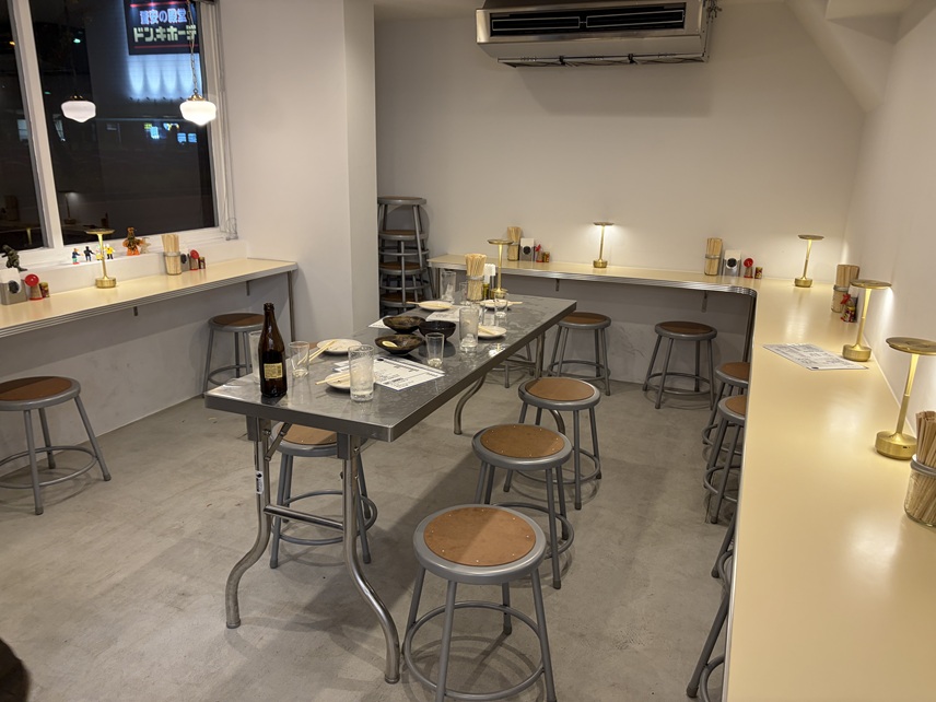 UDON ROOKIE店内風景と座席