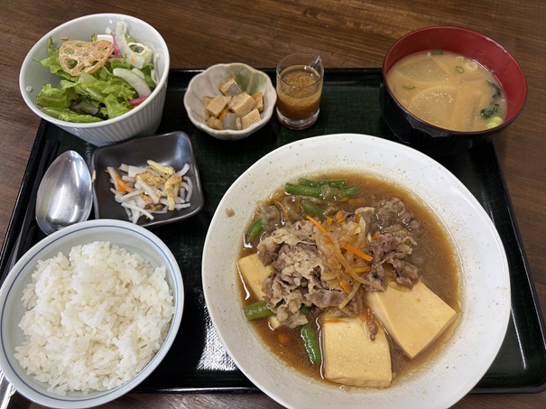 猫のひと口　肉とうふ定食