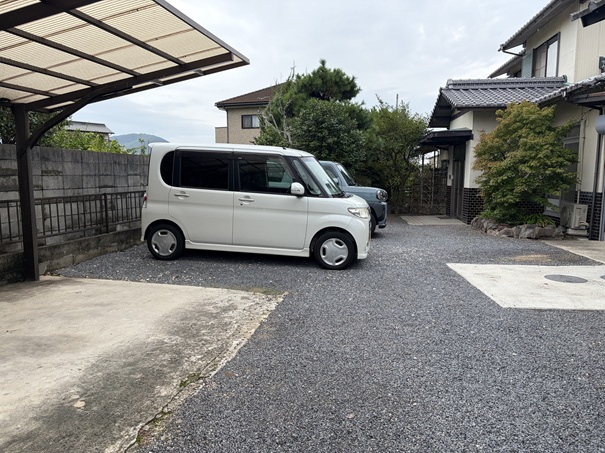 gallery茶房な〜や　駐車場