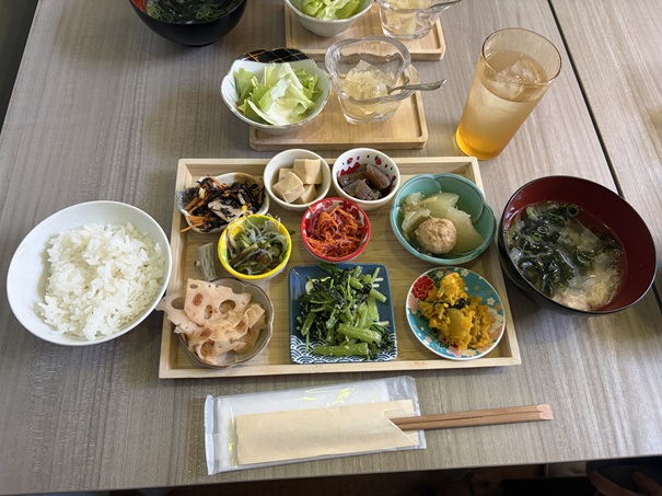 からだごはんそら豆　ビュッフェランチ