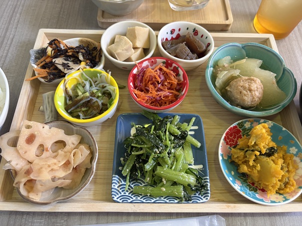 からだごはんそら豆　たくさんのおばんざい