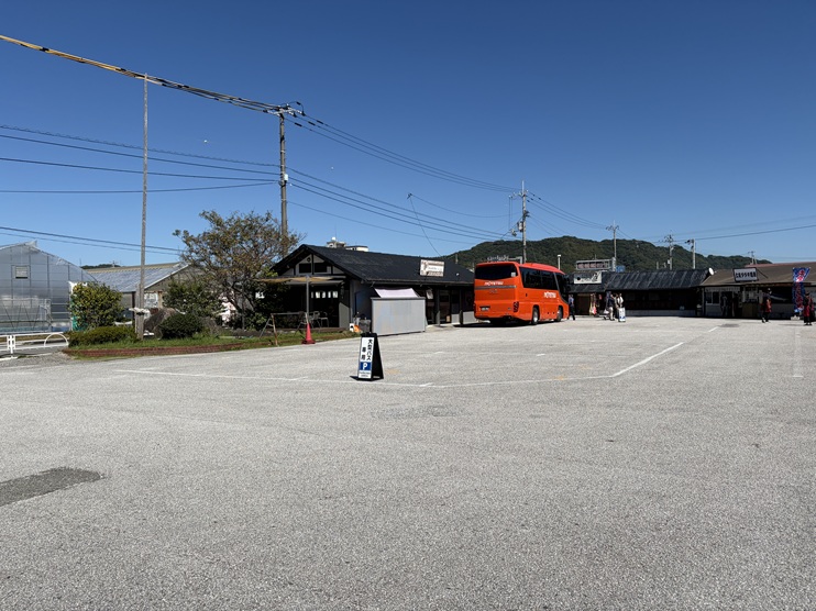 土佐タタキ道場大型バス駐車場